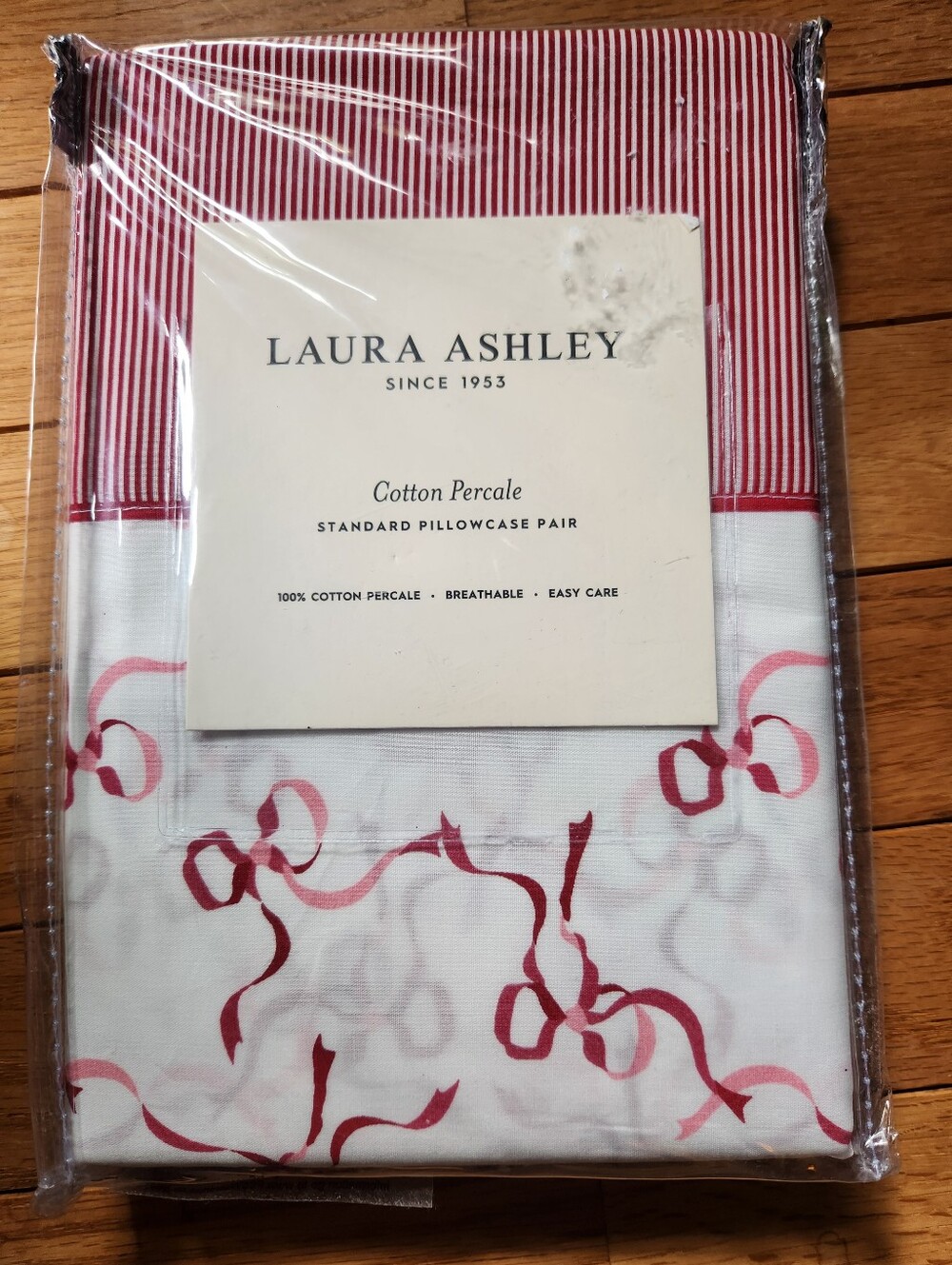 Laura Ashley Standard Pillowcase Pair Trailing Bows. NWT